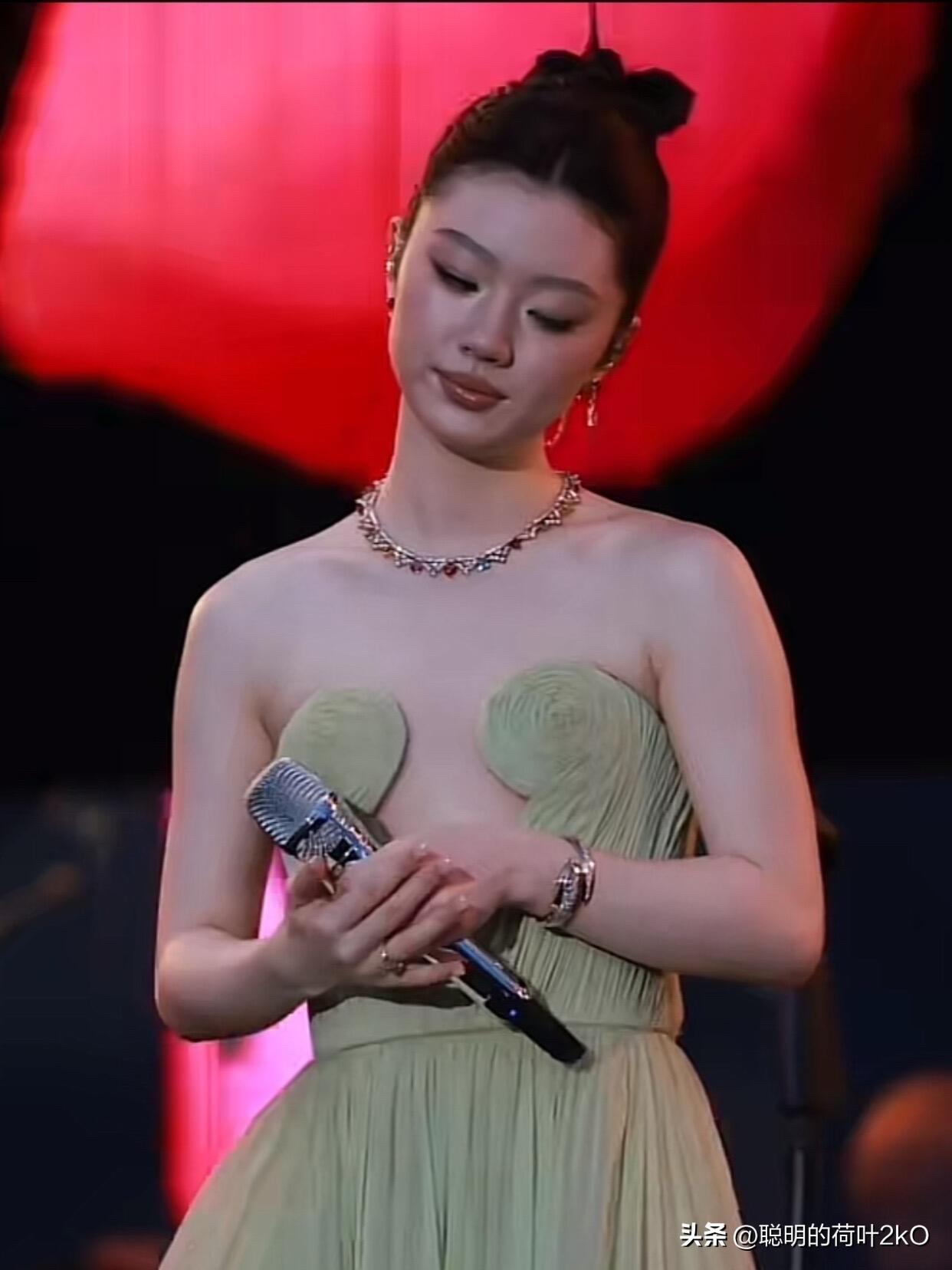 单依纯的舞台之美