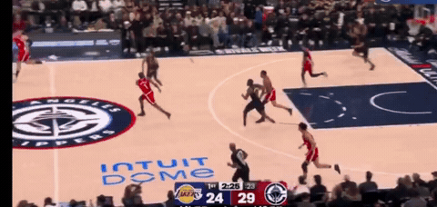 精彩！哈登欧洲步得分打停湖人
今天快船在主场迎战湖人，首节结束，快船以36-29