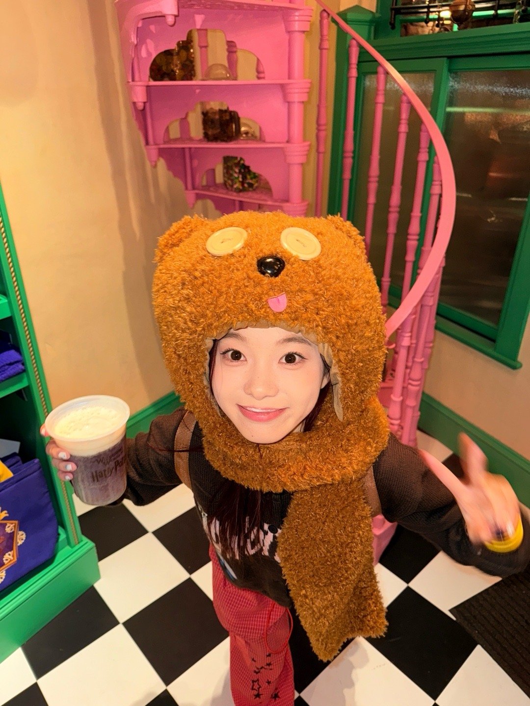 环球plog！万圣的环球好好玩呀 明天就发vlog 太冷了 只有11度 我俩临时