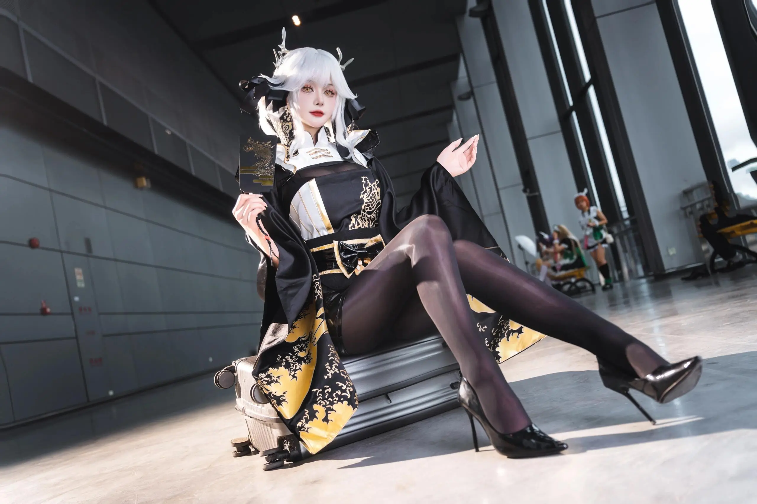 胜利女神nikke cosplay 这腿又长又白又细 这谁能顶得住啊 ...
