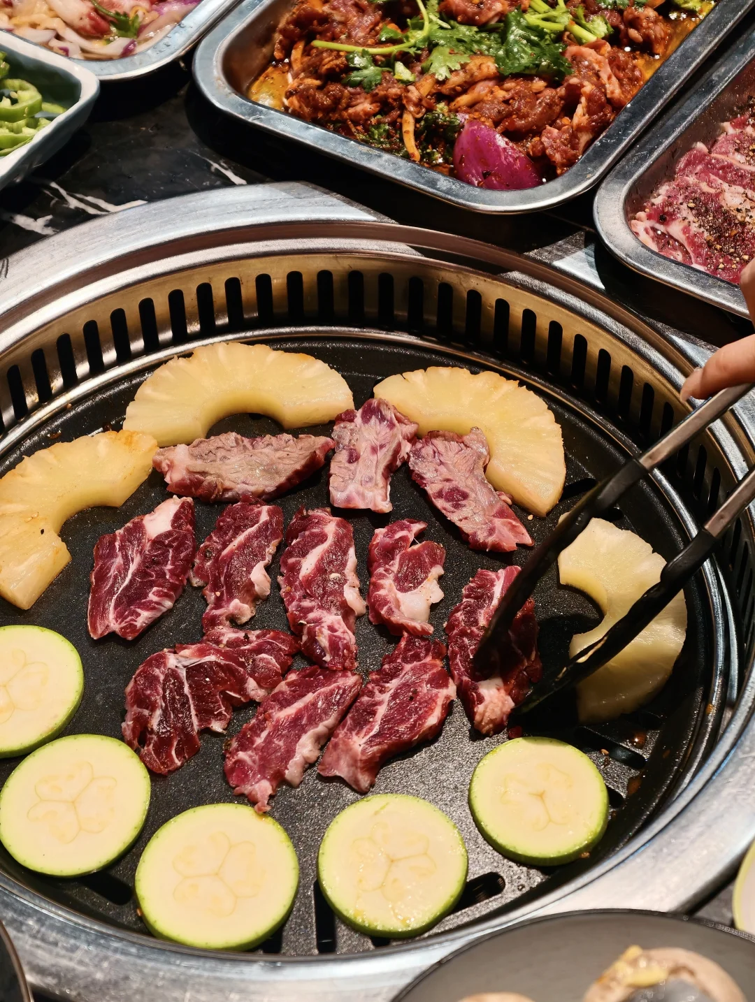 个人感觉珠海平价量大top1的东北烤肉，三刷
