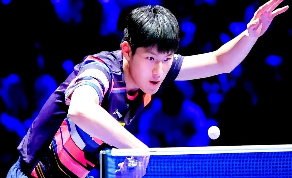 3:1翻盘！国乒18岁新人干翻世界冠军
 
第一局7:11，他像没睡醒。
 
第