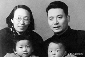 1985年，邓稼先面带微笑地踏入家门。然而，他的妻子却面色冷峻，斥责道：“27年