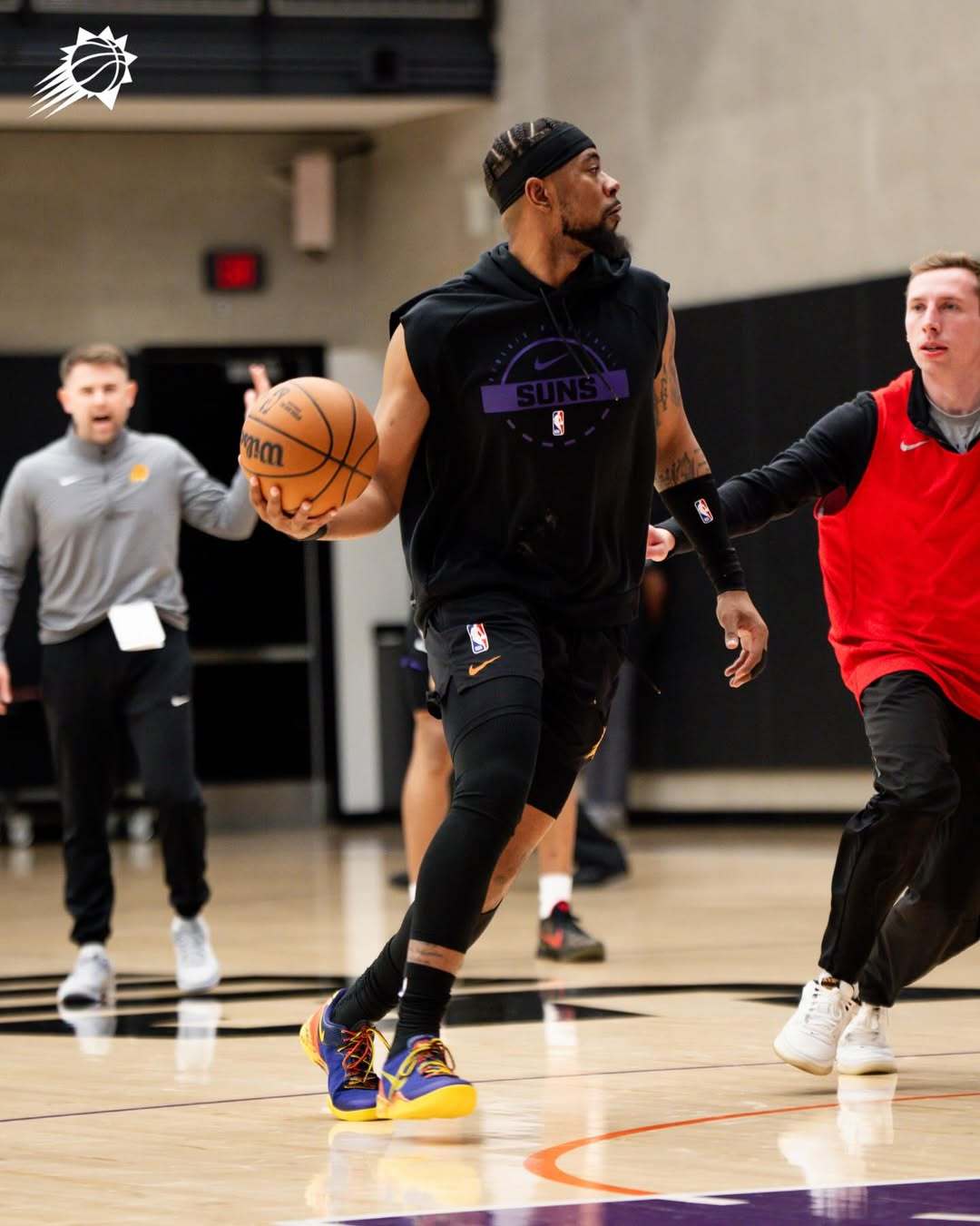 练完拍集体照 📸菲尼克斯太阳 ｜旭日东升 ｜ 