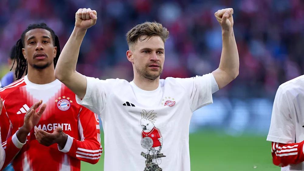 31岁的基米希穿上鹦鹉冠军T恤表示，诺伊尔40岁还在守门，他是很好的榜样，因此希