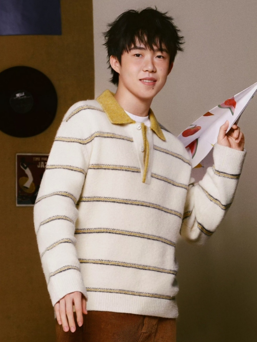 就说这衣服咋有点眼熟…… 