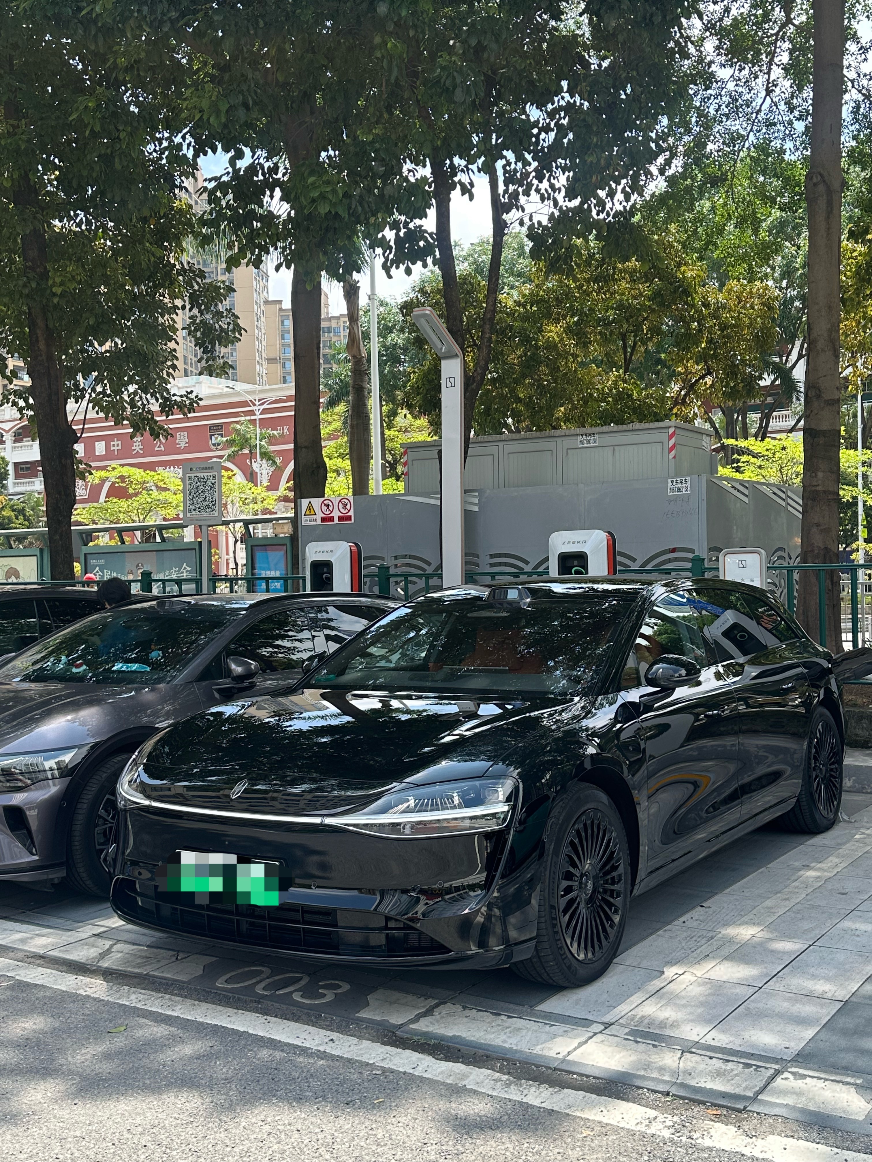 周末开享界S9T，整个人心情都好了，因为可以出去玩。 深圳