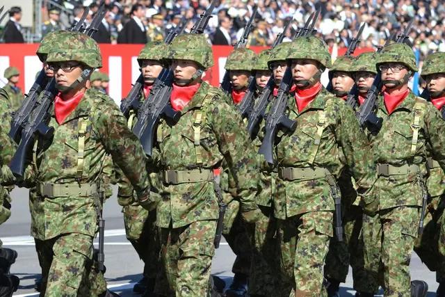 日本武器出口解禁
表面是“防卫产业复活”
实质是在美国可能无法同时应对两场战争的
