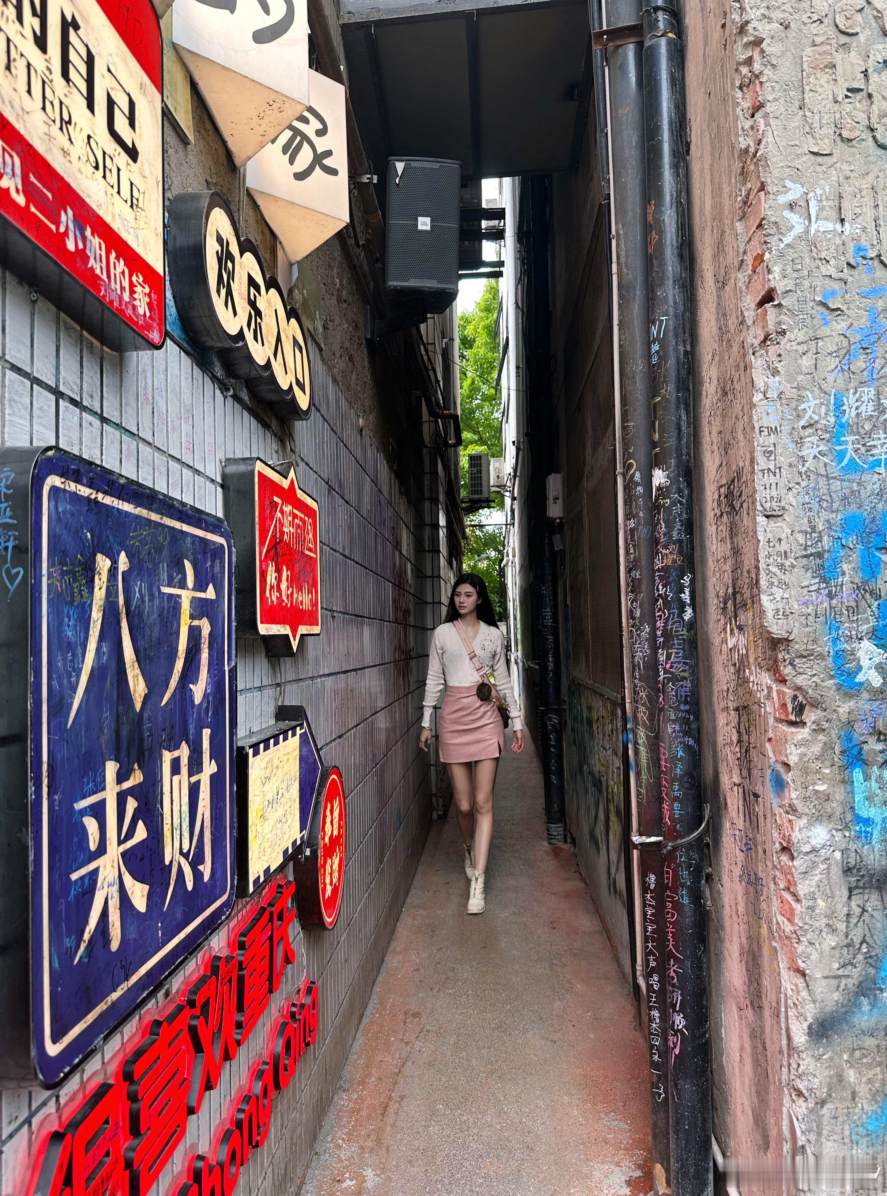 来看陶吉吉顺便重庆一日游生命力就是需要一些可可爱爱的东西和音乐美食来维系鸭～日常