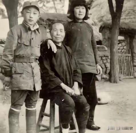 1944年，华北平谷地区的抗日斗争形势严峻，日伪军频繁下乡清乡扫荡，打压当地的抗