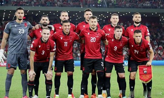 005  世预赛   阿尔巴尼亚vs英格兰 综合来看，英格兰在阵容、实力和历史交