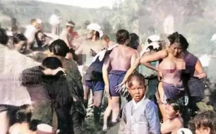 在上个世纪，韩国的济州岛上，有一群只穿裤子不穿上衣的女人，你敢信？这个风俗不是突