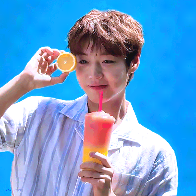 朴志训 ✨ 陪朴志训走花路 [260818] bstage💚💛💖【动图GI