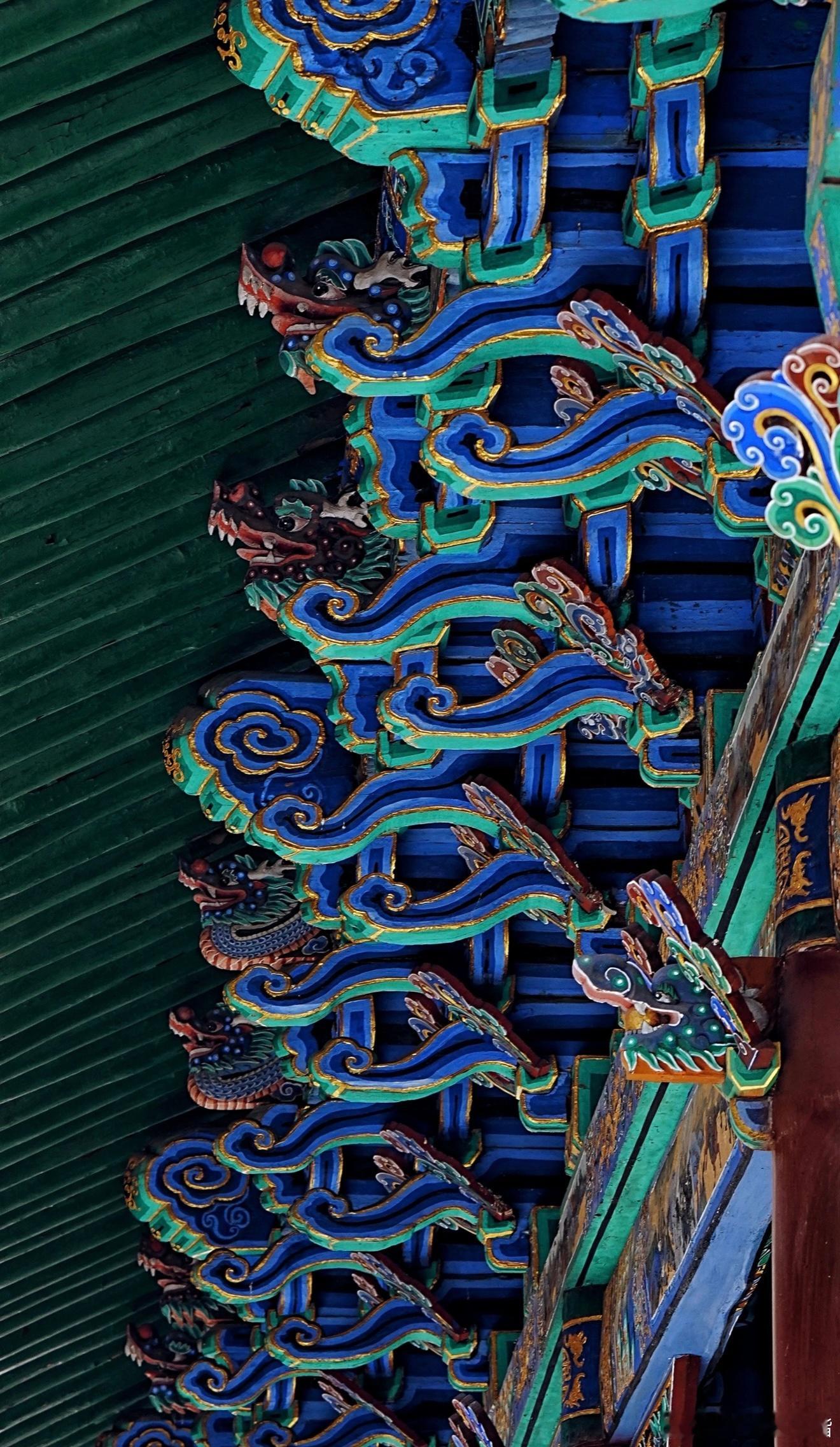 人这一生，就是边走边悟的一场修心旅程。到了一定的年龄才明白，世间所有的疲惫、烦恼