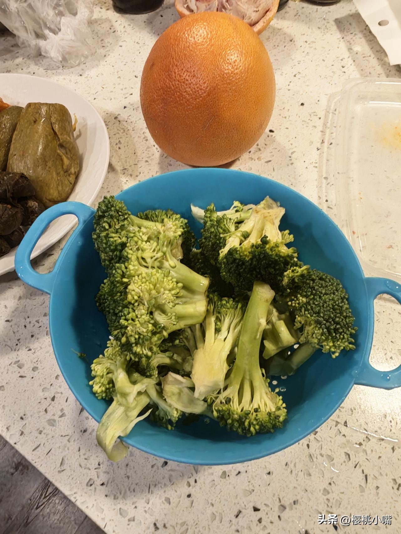 做饭两小时，吃饭十分钟，很多家庭都这样，我也这样。
吃饭那么快，吃完了干什么去呢