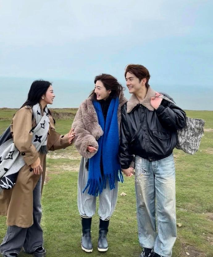 白崖偶遇孙乐言奥斯卡网友白崖偶遇孙乐言奥斯卡 网友在英国白崖偶遇了孙乐言和奥斯卡