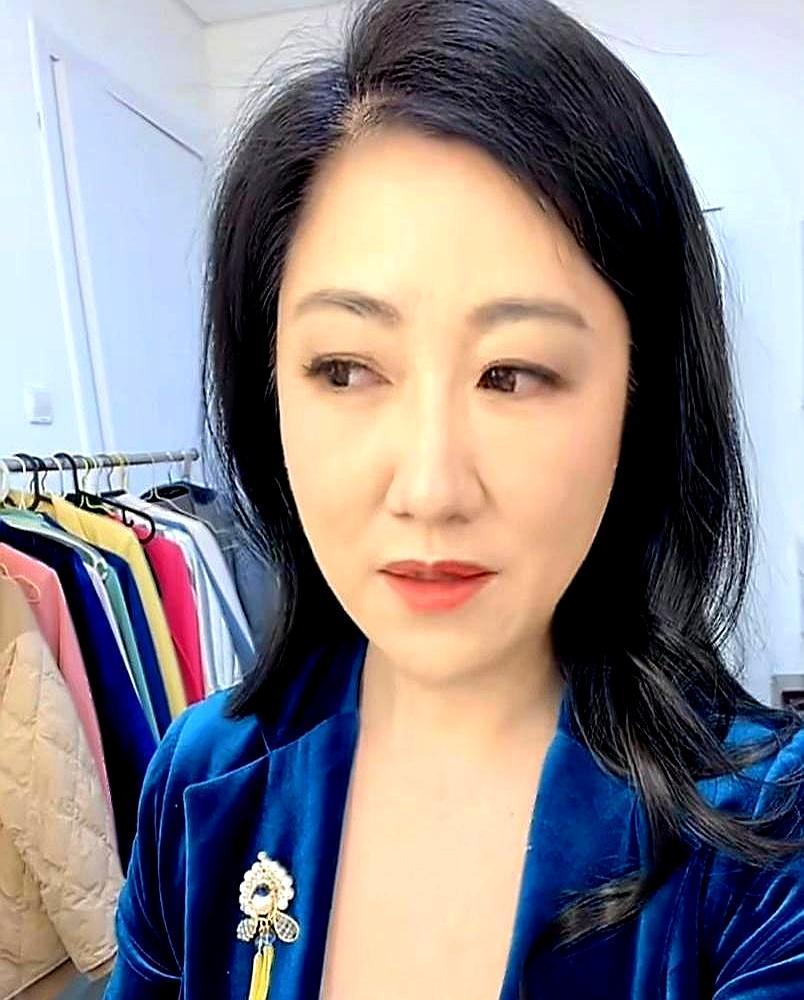 越是无可挑剔的顶级搭档，背后越是藏着无数看客盼其“崩盘”的幽暗心理。
 
元宵节