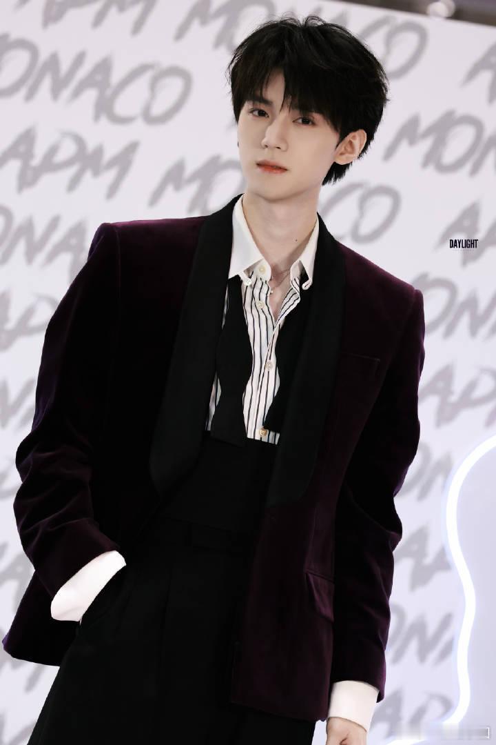 周翊然 的状态从来就没输过！ 周翊然apm亚太区品牌代言人