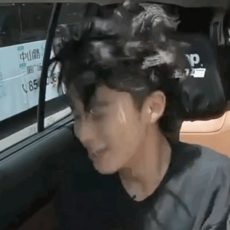 年纪渐长发量也涨的人可不多 ​​​