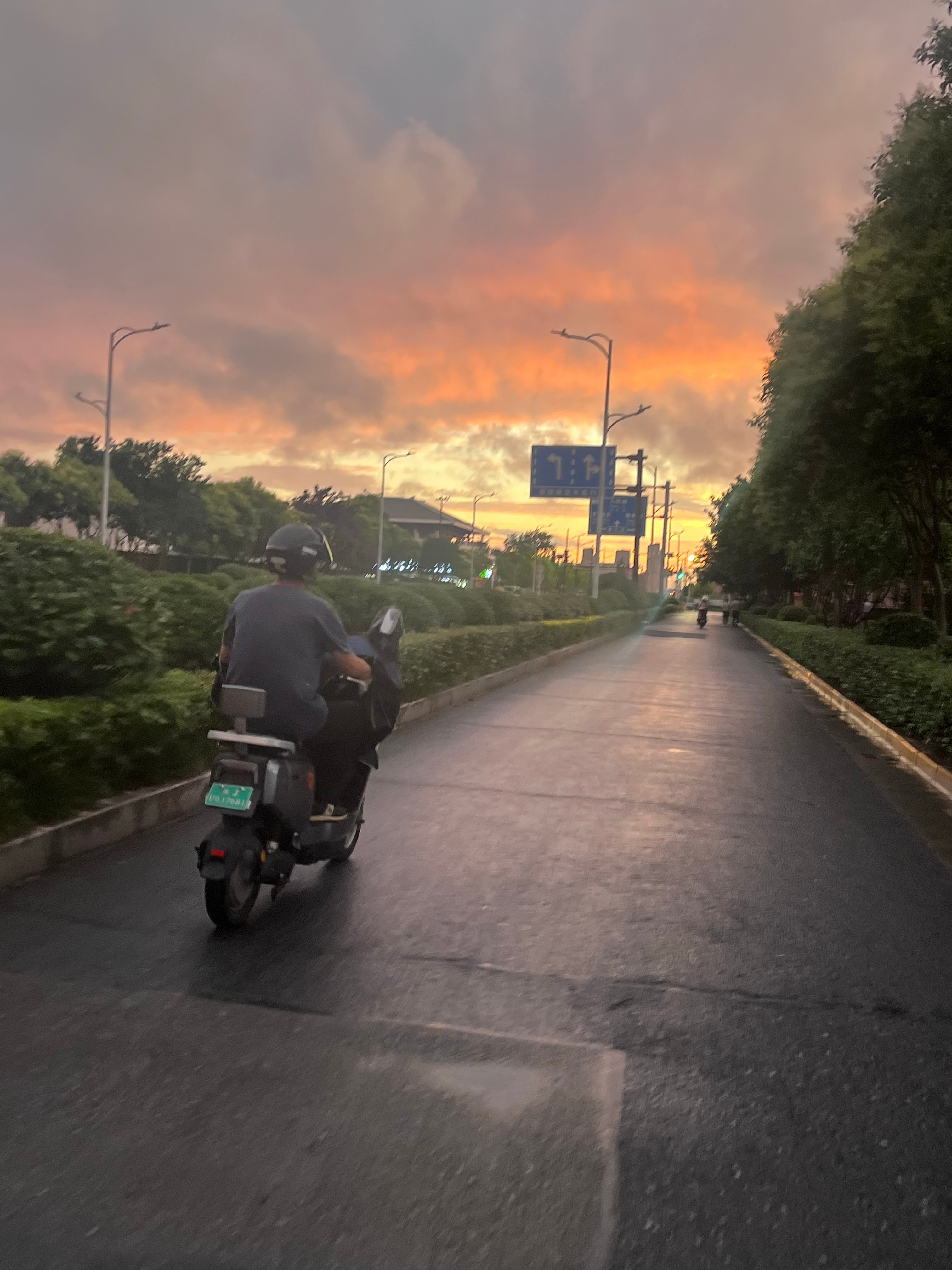 张极  🧡张极05后第一男歌手 🧡prada品牌大使张极 0000一个善良的