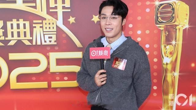 香港01：丁子朗入围“最佳男配角”十强归功陈豪：是他成就了我提名TVB《万千星辉