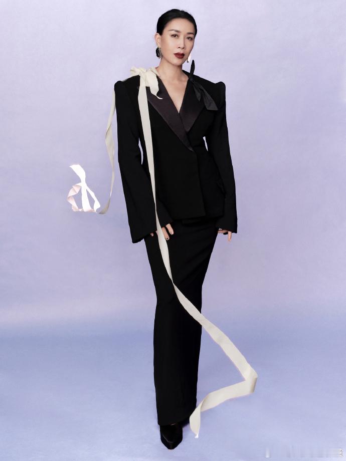 那英查花花笔记神还原《西游记》！老君式“悄悄侦查”，悟空式被抓包，乐坛版名场面太