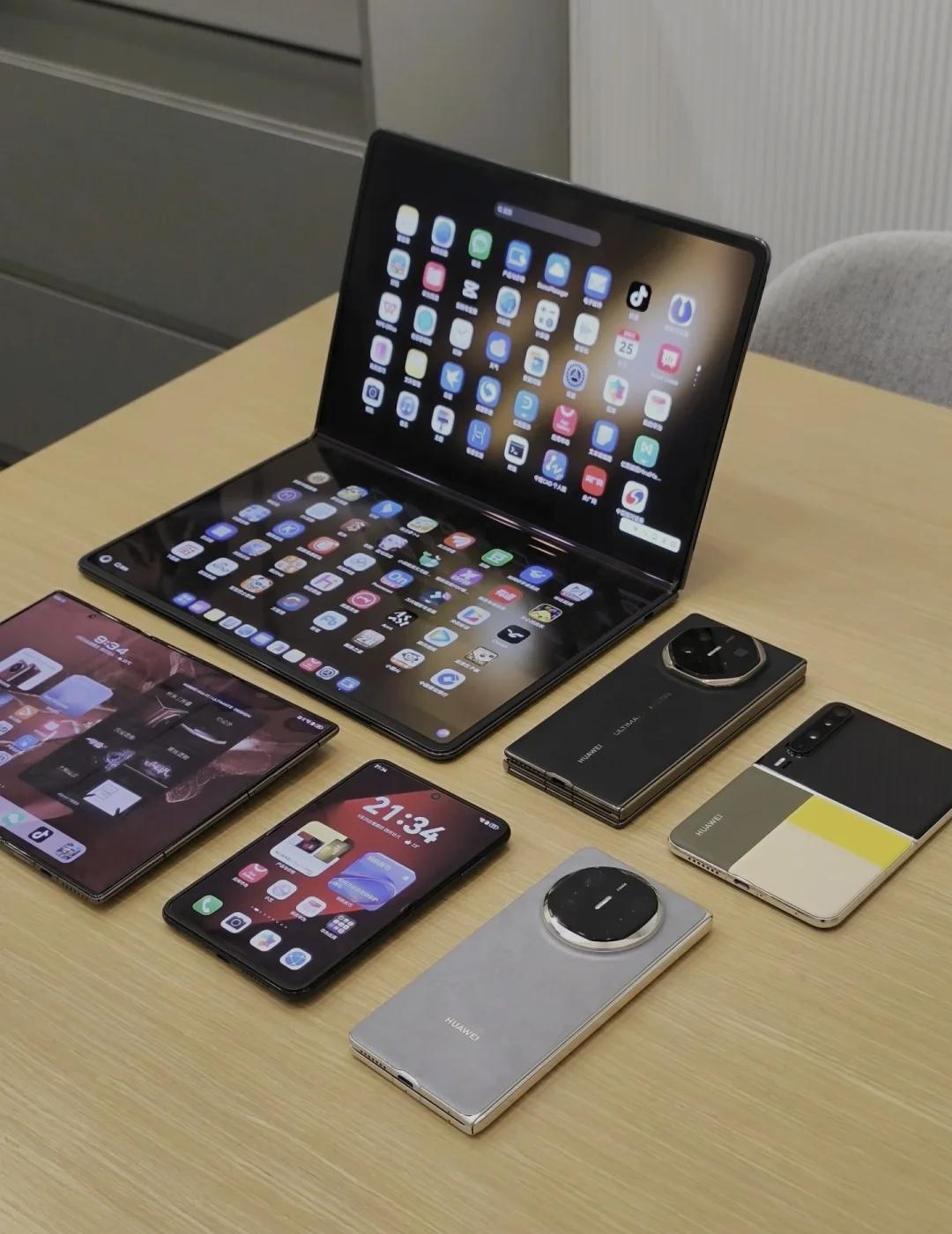 iPhoneDuo一机难求？阔折叠我选现货华子！
折叠屏真不是谁都能做好✨
华为