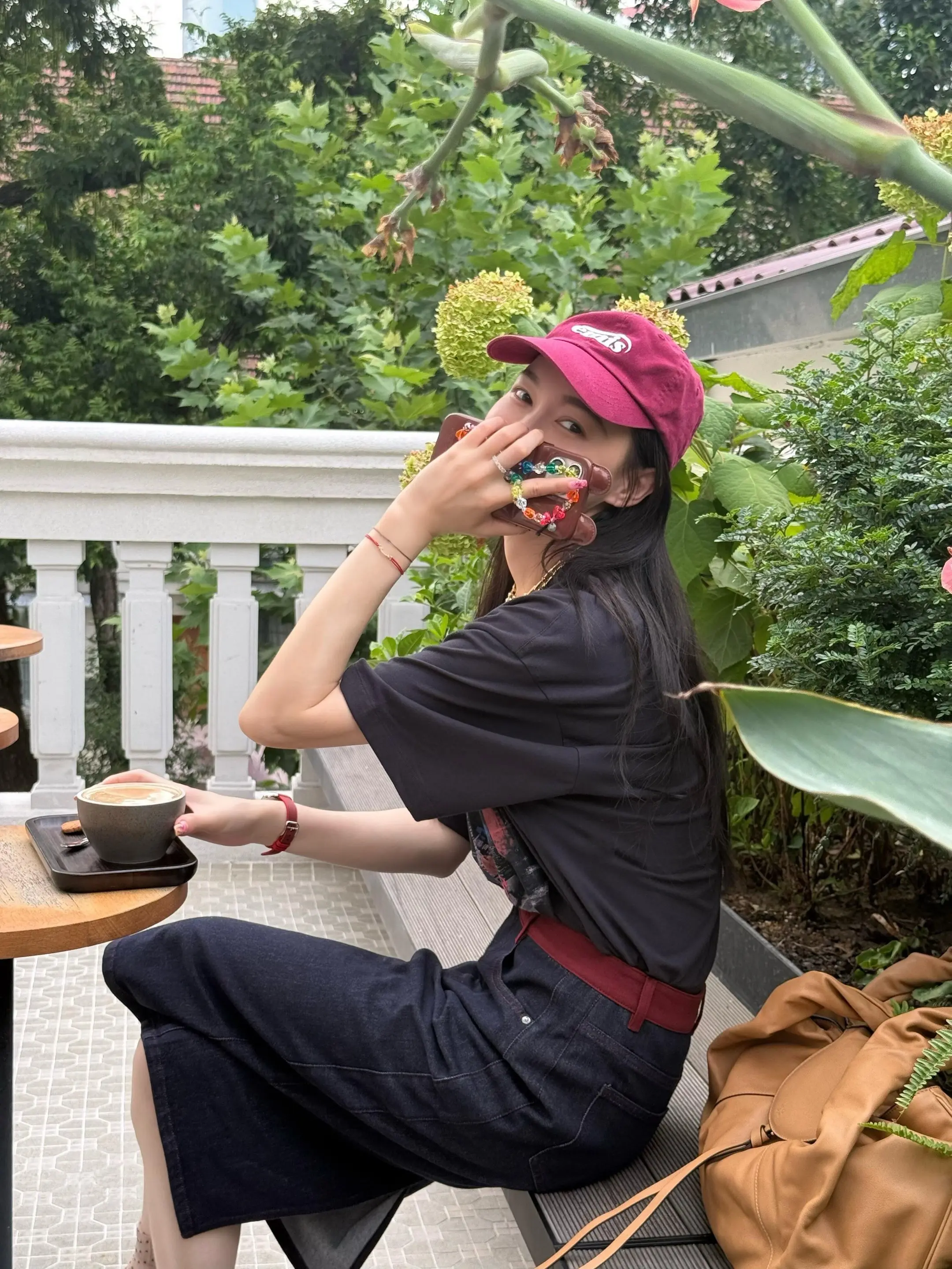 窗台那盆和你种的花 被我偷偷留下。日常穿搭好软好乖