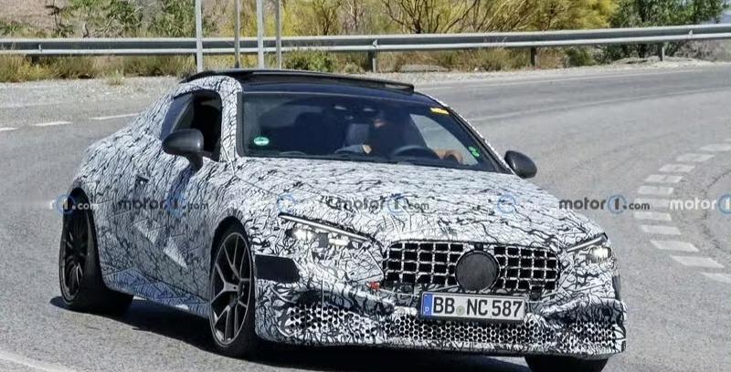 【AMG CLE 63路试谍照曝光 或搭载4.0T V8插混系统】近日，我们从外