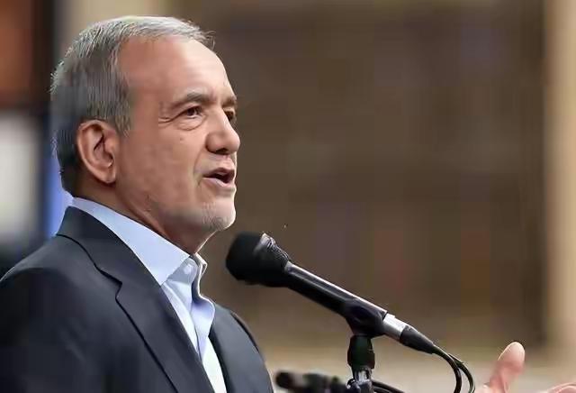 俄乌战争打了四年，乌克兰背后有美国和整个北约在撑着，俄罗斯一国抵抗40多个国家。