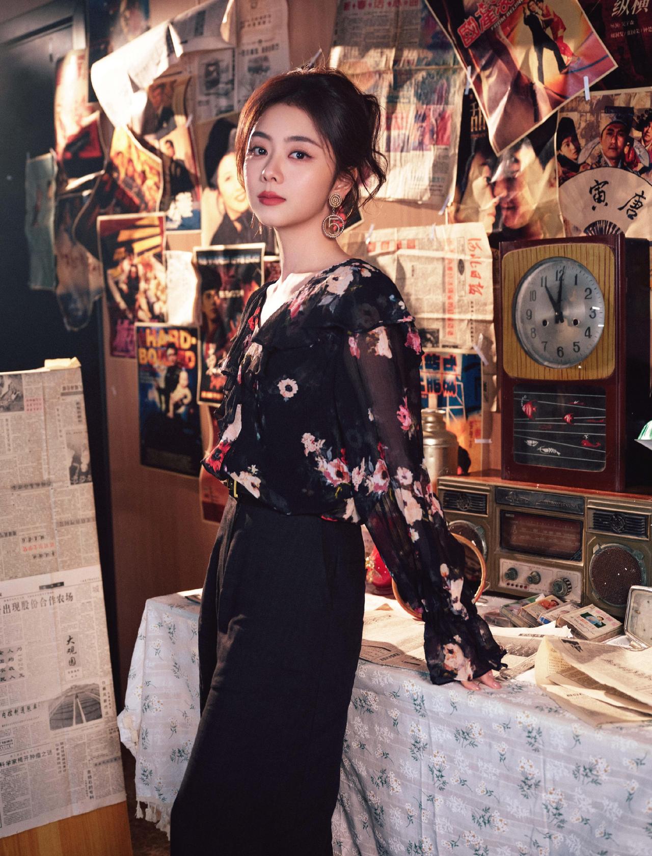 谭松韵 tsy谭松韵新剧已争气再争气谭松韵方婉之 
心跳的悸动是一场盛大的相逢