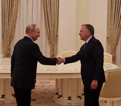 【普京与特朗普特使惠特科夫在克里姆林宫的会晤，会面持续了三个多小时。双方继续就乌