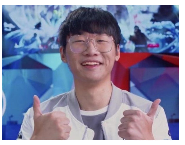 #Ning王谈LPL十大选手# Ning谈十大选手：听说也没有Tian，我才平衡