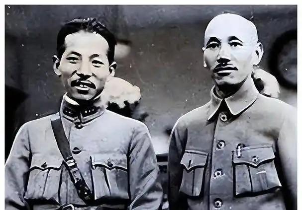 1936年12月25日下午，张学良做了一个让所有人目瞪口呆的决定——他不顾周恩来
