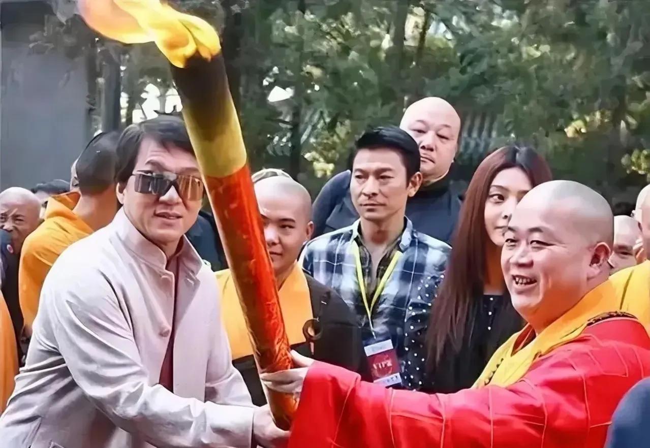 鸠摩智说的一点没错，少林寺原来是一个暗藏春风，藏污纳垢之所。

释永信确实个看不
