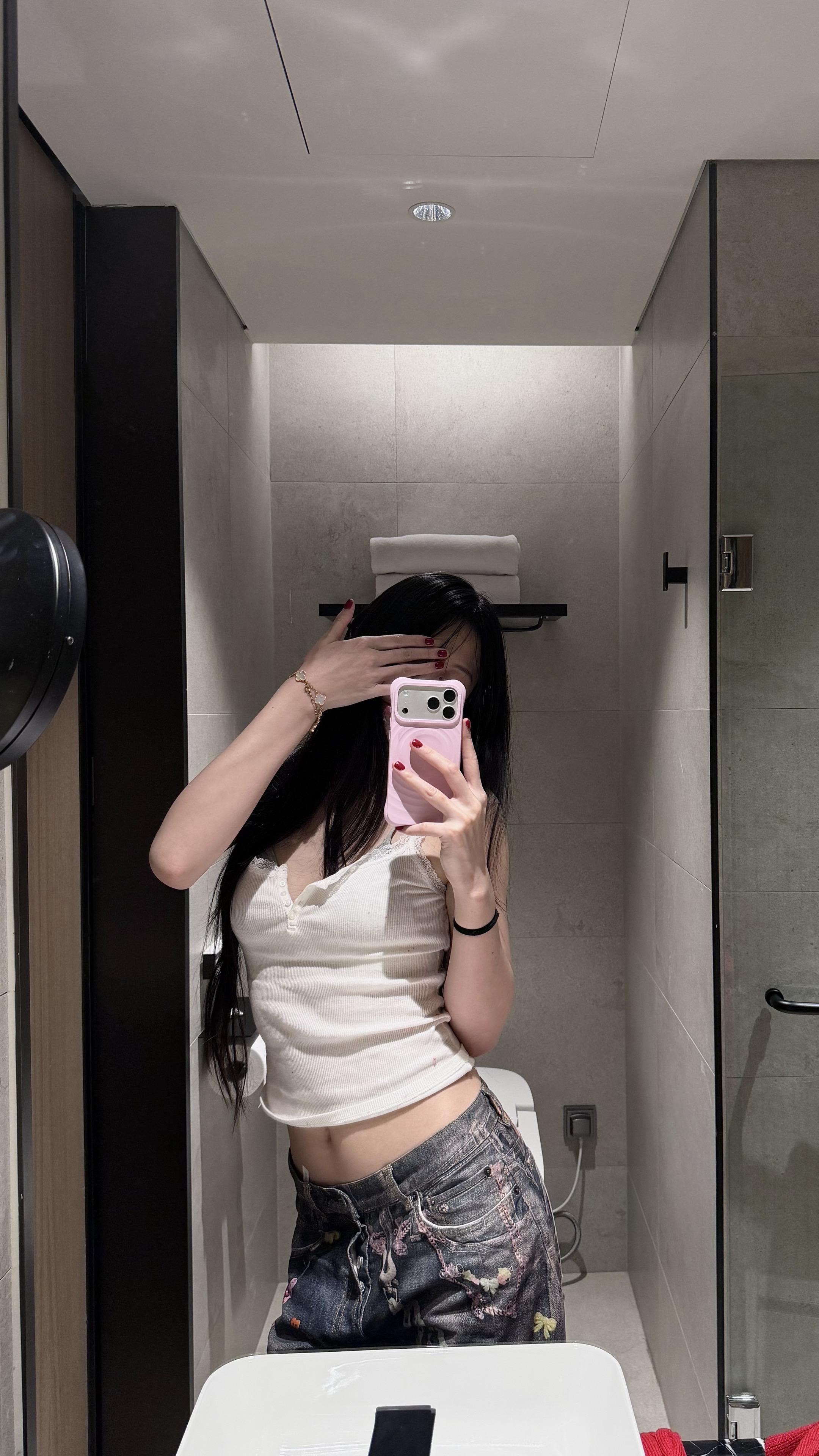 这些年打败我的是钱吗 或者现在让我痛苦的是爱吗