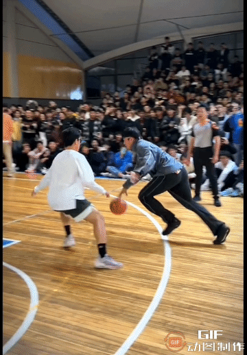 能说他不帅吗？