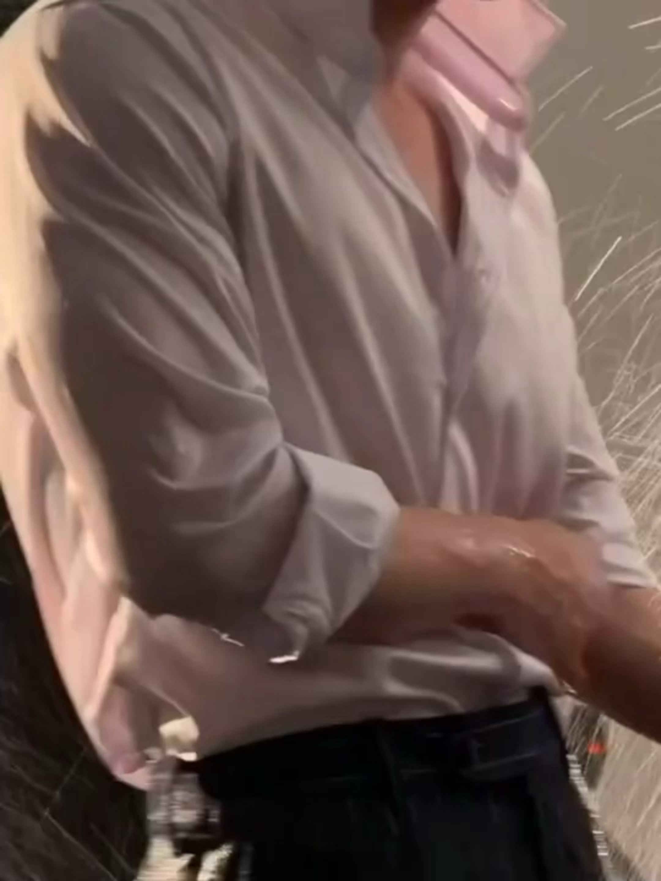 啊啊啊啊啊啊啊啊啊啊白敬亭你好那个啊🥵 白敬亭白衬衫湿身大片的背后
