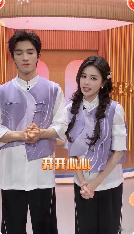 白鹿方言拜年给大家送上新春祝福白鹿家乡话拜年好亲切！常州话软糯出圈，还不忘安利《