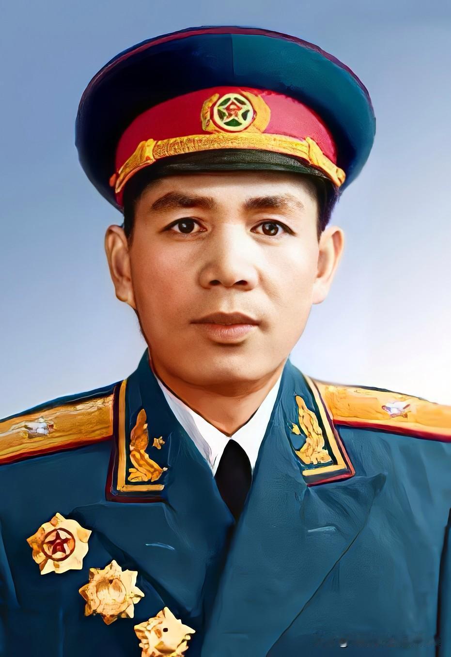 1971年，伟人质问丁盛“你和黄永胜关系这么深，他要是倒台怎么办” 。后来丁盛辩