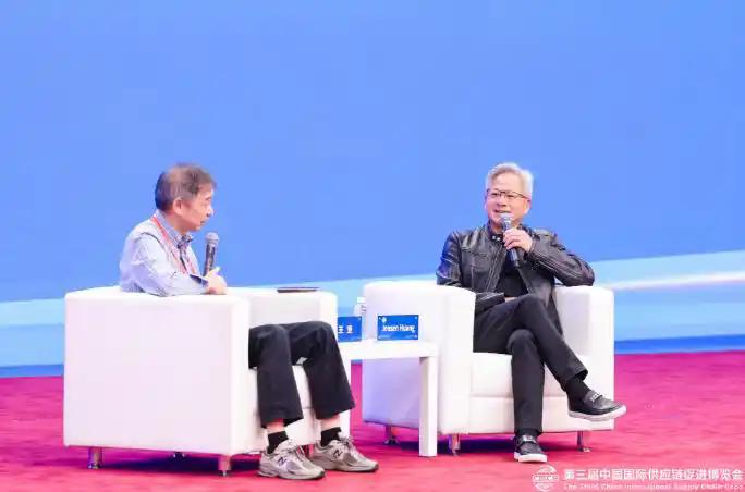 黄仁勋再度盛赞中国！
顶级美企大佬中，情商跟马斯克不分伯仲的，恐怕非英伟达CEO