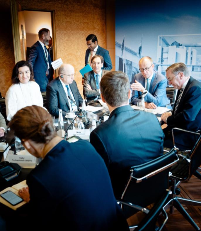 德国公开喊话中国
当地时间2月17日，德国总理默茨在社交平台公开发文喊话中国。他