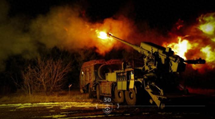 四面八方全是俄军，泽连斯基警告乌处境不妙，紧急喊话美西方帮助乌实现停火，这次他真