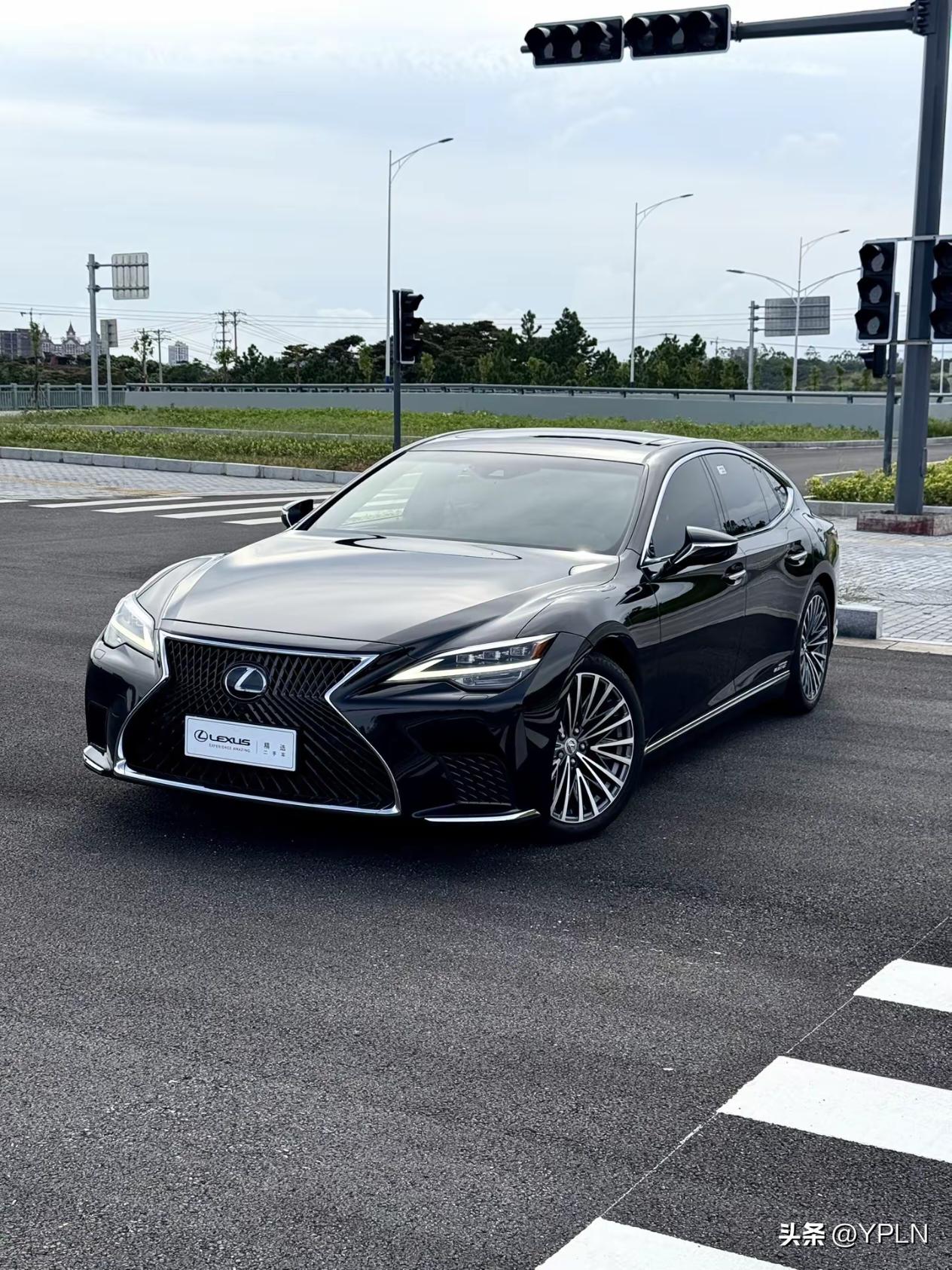 雷克萨斯，这个总与“可靠”、“保值”绑在一起的豪华品牌，在光环之下，其真实价值究