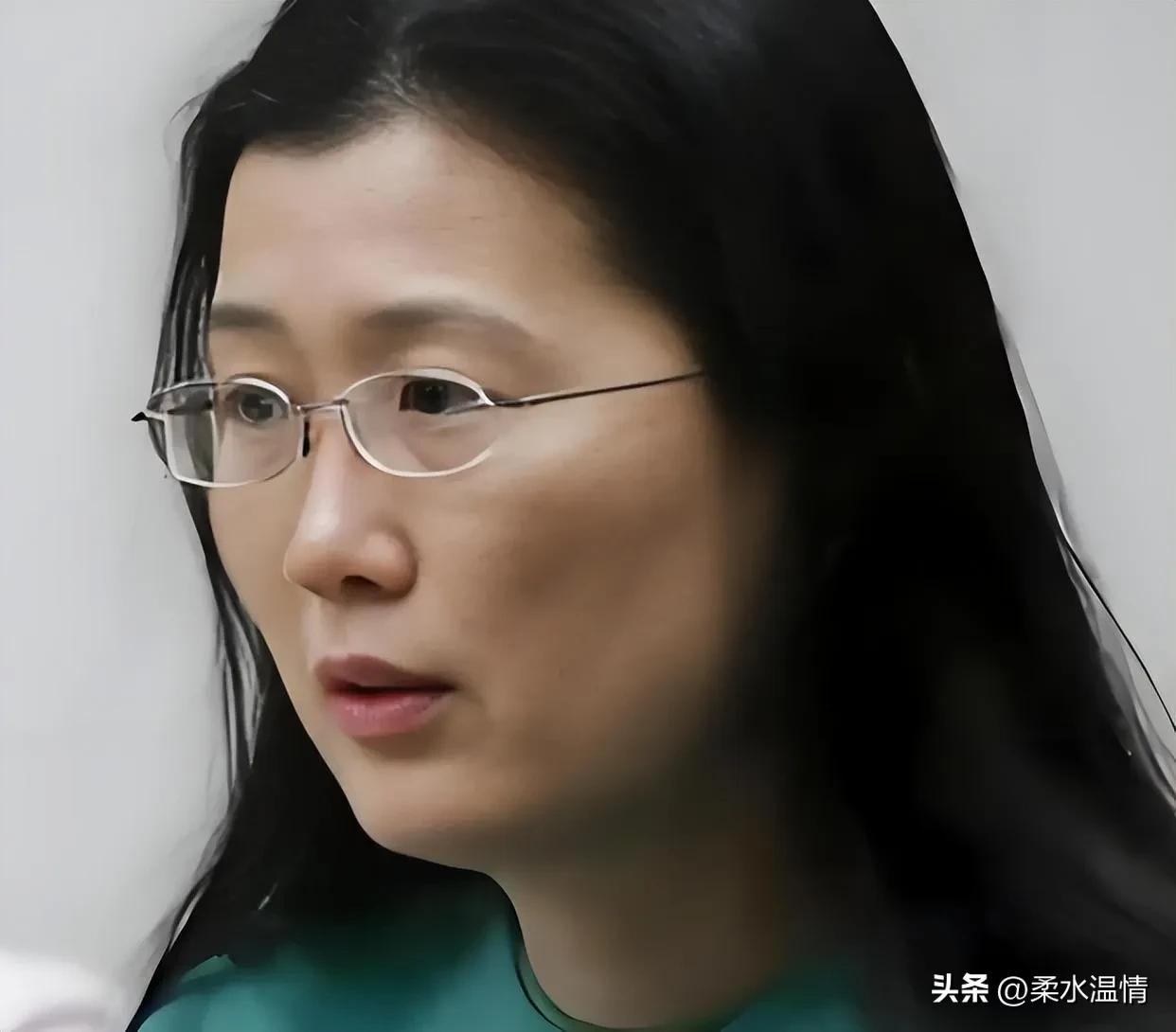 案件回顾：北大化学才女李天乐铊毒杀清华丈夫全过程纪实
 
她是北大化学才女，在顶