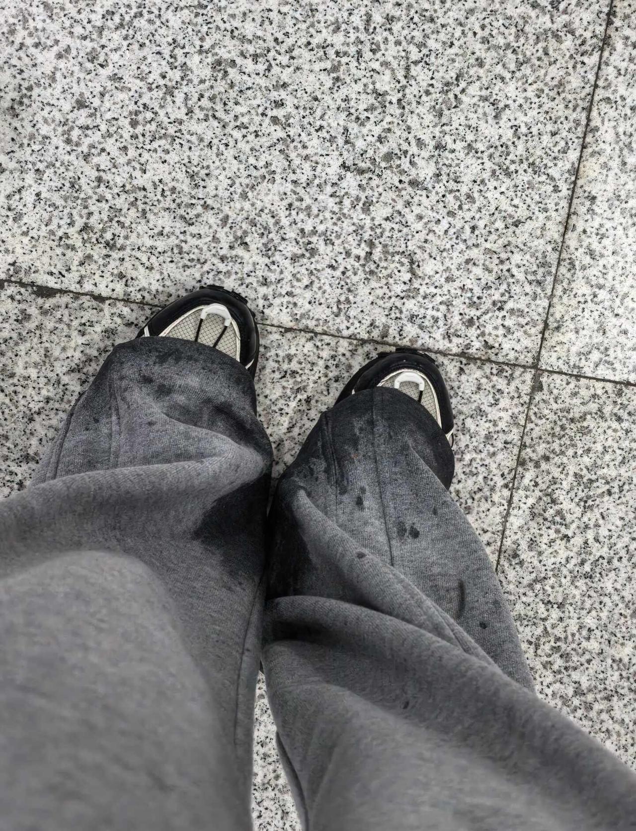 武汉能不能让人体面点！
裤腿更会吸水一样
能不能体面点 别紧下
意思意思得了
算