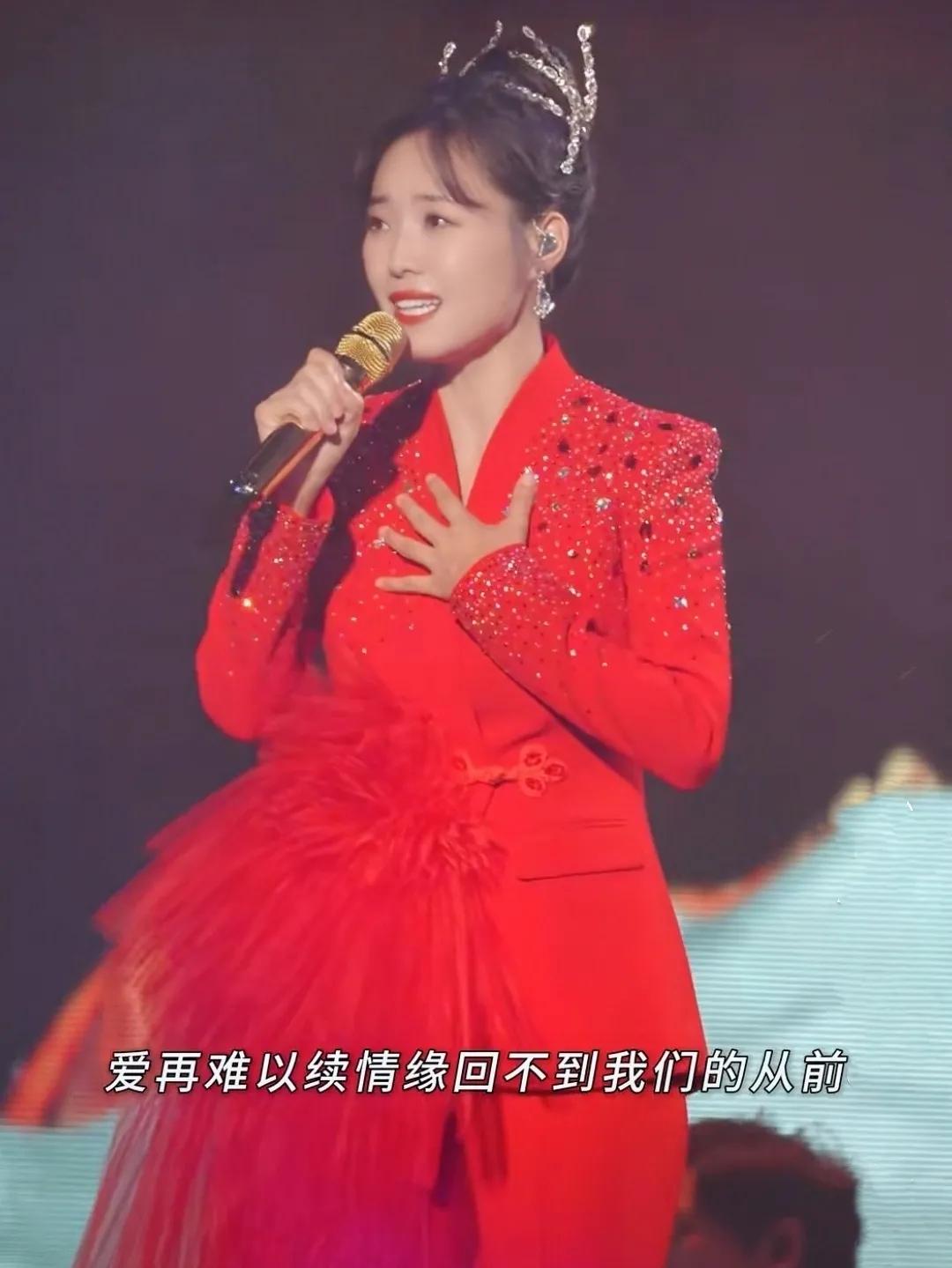 刀郎现象，云朵何去何从？
泰戈尔曾说，你今天受的苦，吃的亏，担的责，扛的罪，忍的