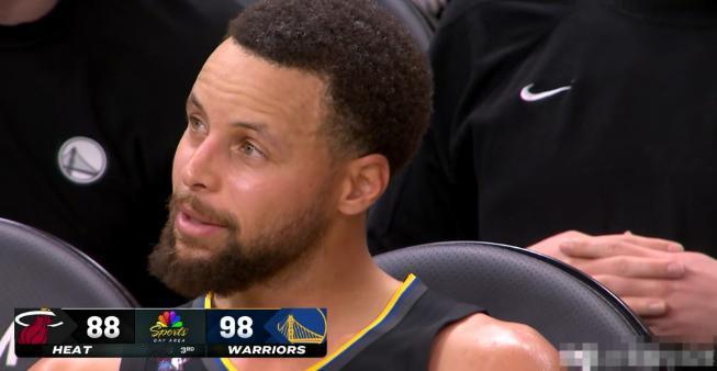 勇士巨星库里真是太会说话了！在今天勇士主场以135：112大胜热火的赛后采访中，