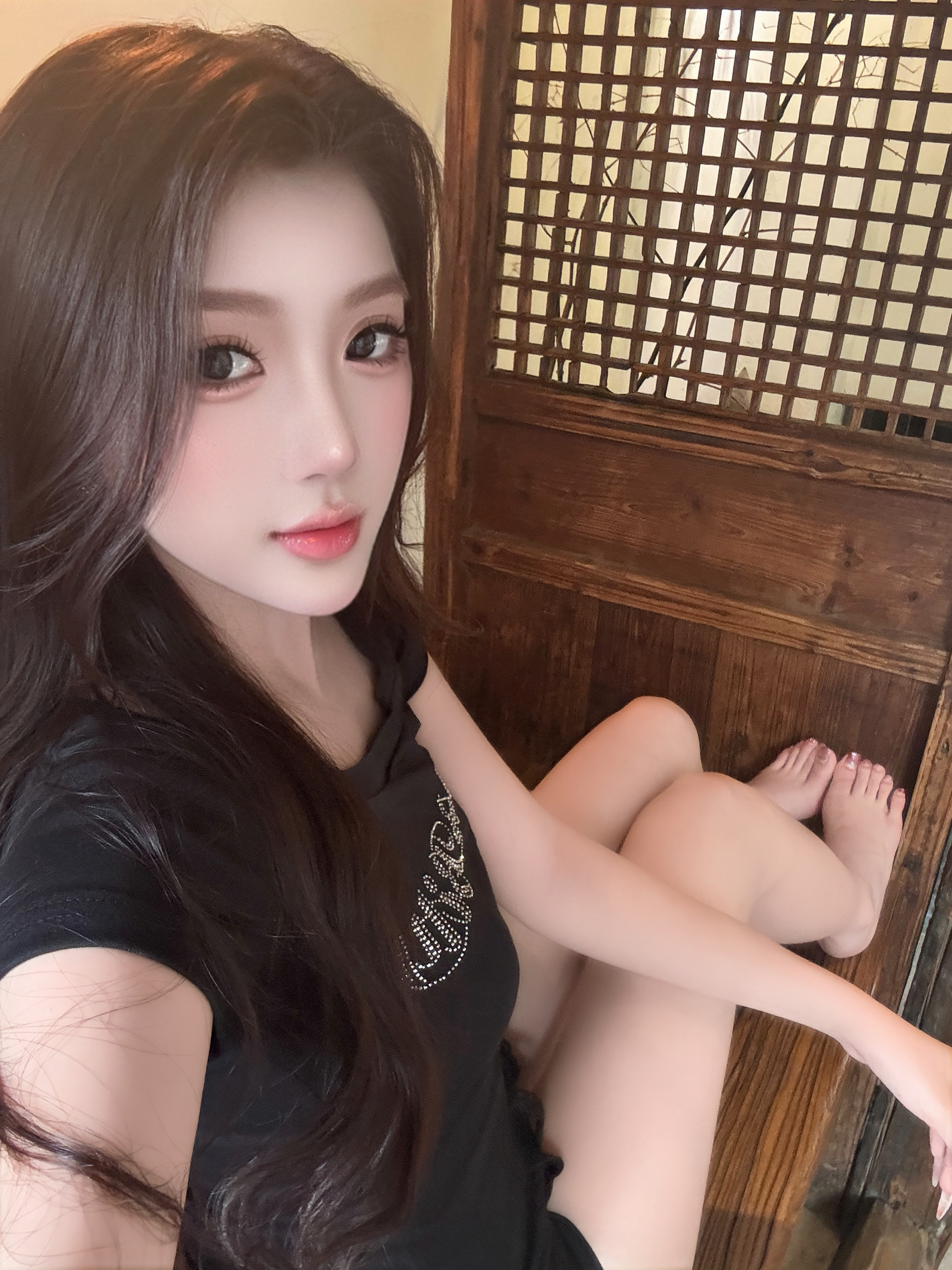 不太理解，今天妆容穿搭很一般啊，头发也没怎么弄，已经被要微信好多次了. 