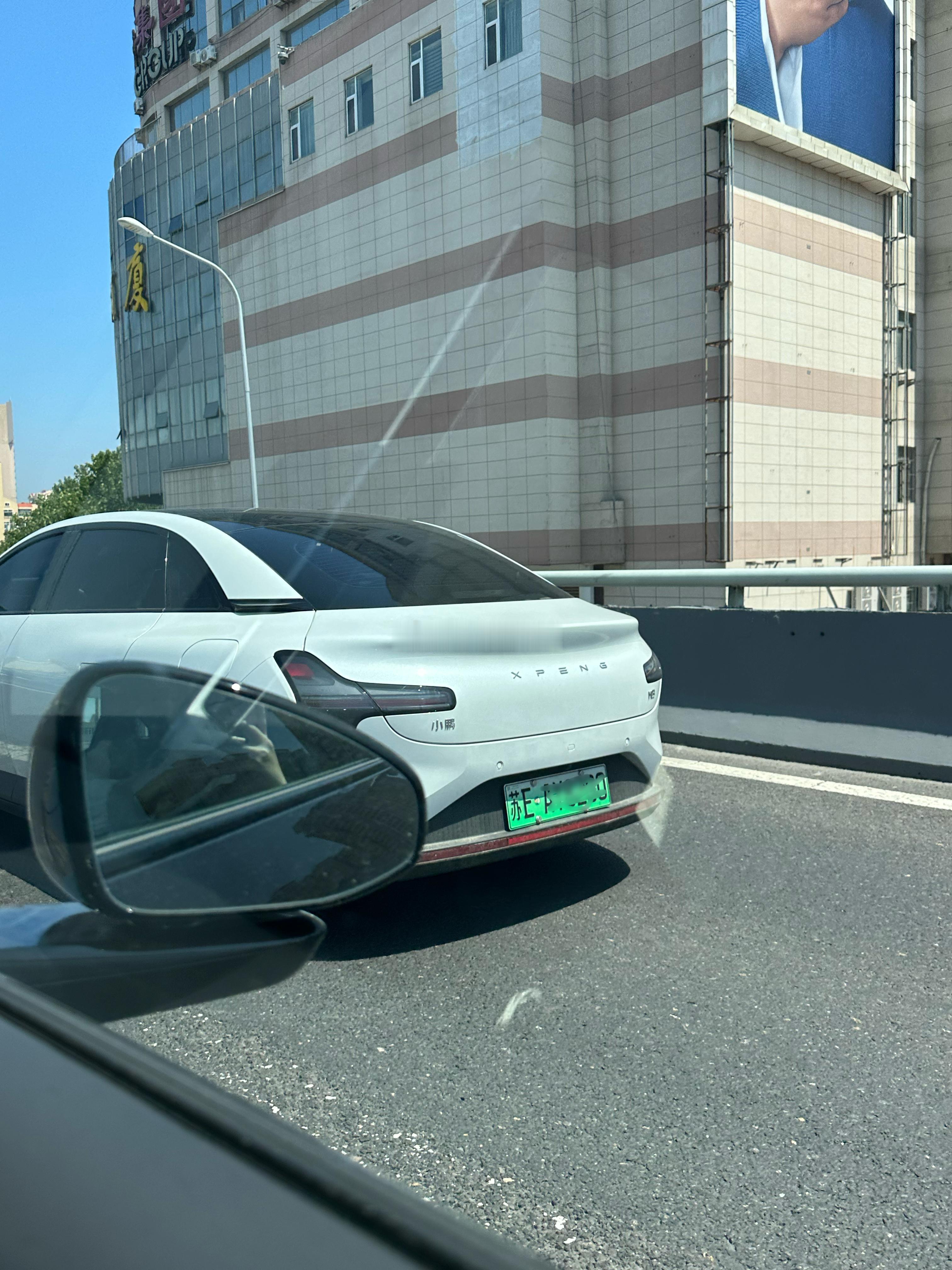 现在路上小鹏M03越来越多了 我们小区就好几辆 车主都是00后[偷笑] ​​​